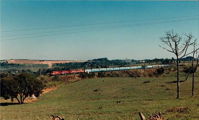 ultima viagem do trem Campinas a Brasilia, passando por Jaguariúna_ se não me engano 1986